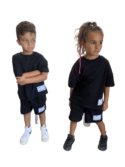 Unisex oversized t-shirt and shorts in black