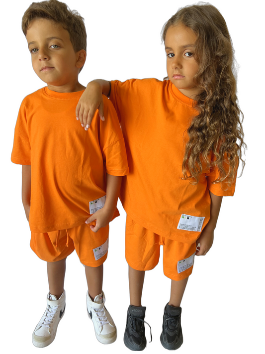 Oversized t-shirt and shorts set in orange