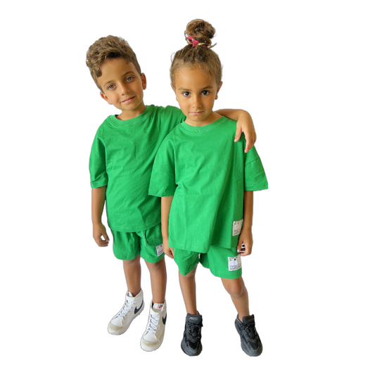 Unisex oversized t-shirt and shorts set in green